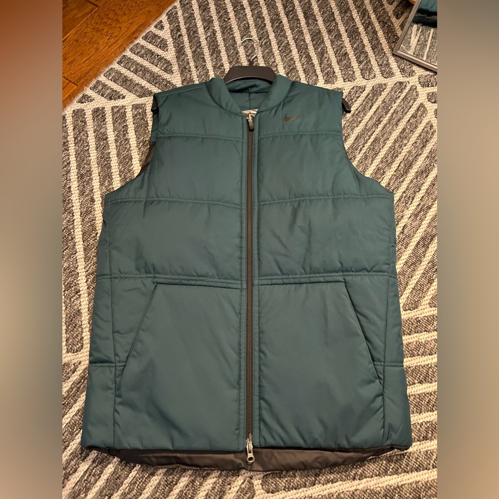 Nike golf vest